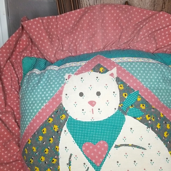 Vintage Cottage Core Cat Ruffled Trim Pillow - Picture 3 of 4